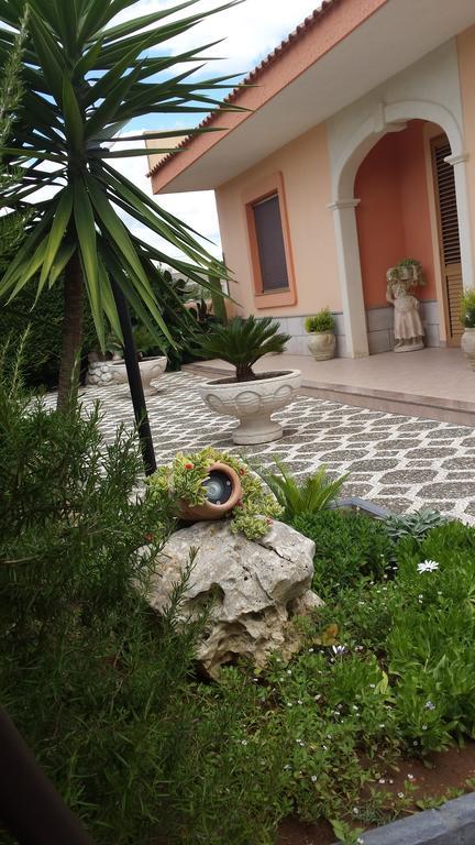 B&B L'Oasi Del Sole Uggiano La Chiesa Exteriör bild