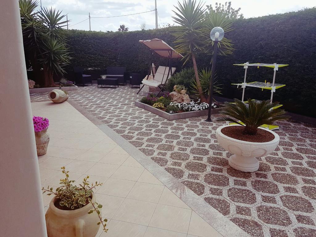 B&B L'Oasi Del Sole Uggiano La Chiesa Exteriör bild